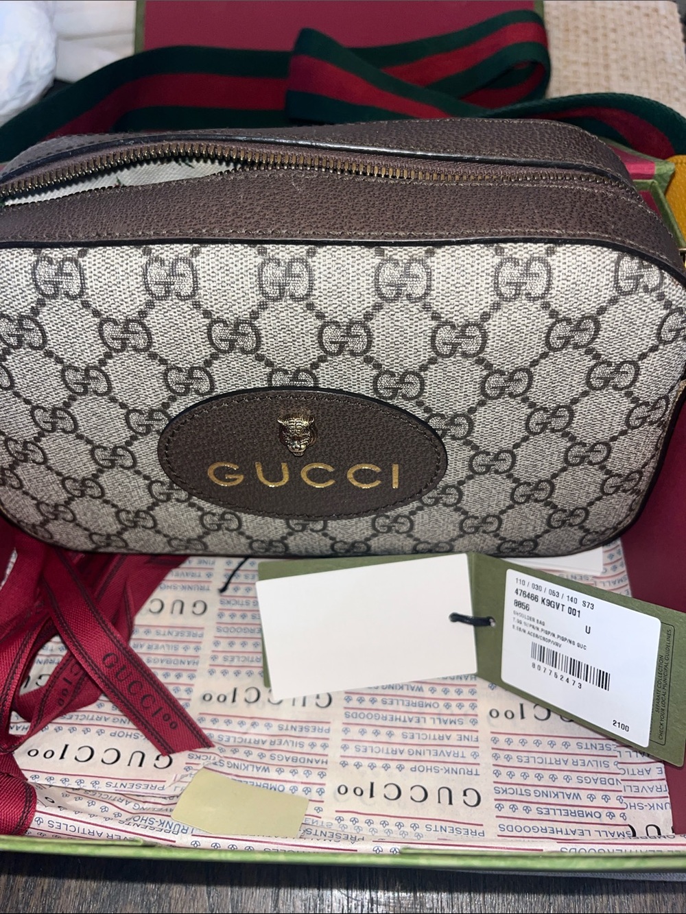 Gucci GG Supreme Monogram Crossbody in Gray and Brown - Picture 3 of 3